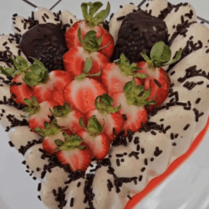 Gelatina de Gansito en Corazón con Frutas